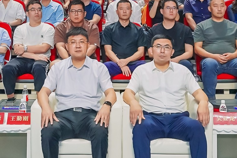領(lǐng)導.jpg